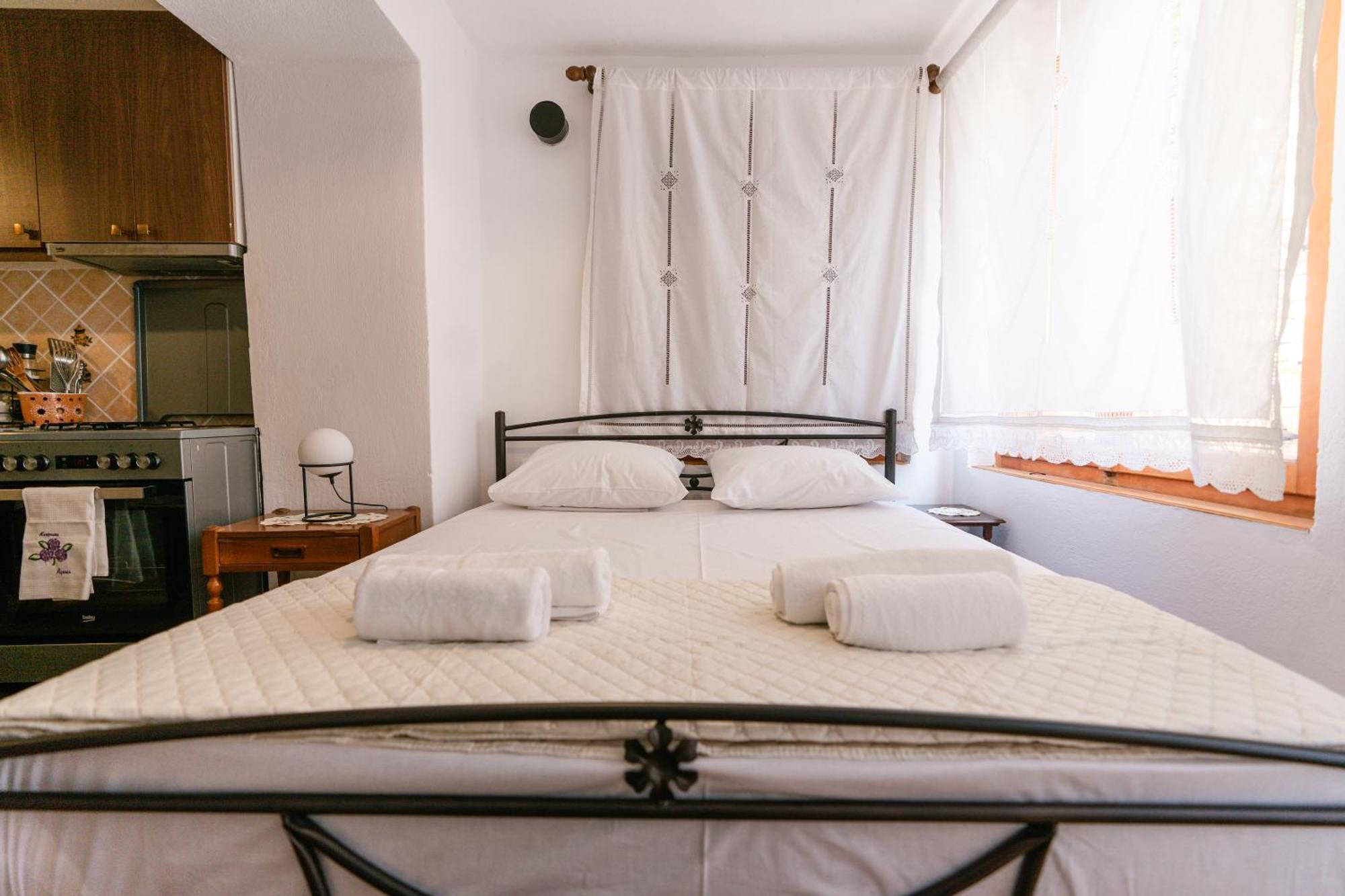 Petrichor Hotel Gjirokaster Bagian luar foto