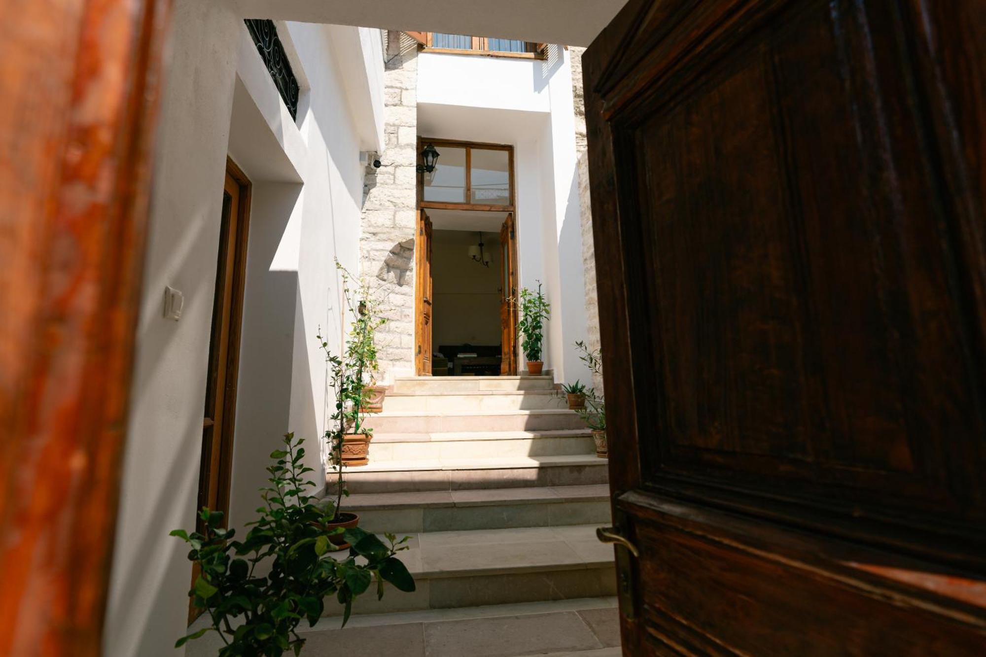Petrichor Hotel Gjirokaster Bagian luar foto
