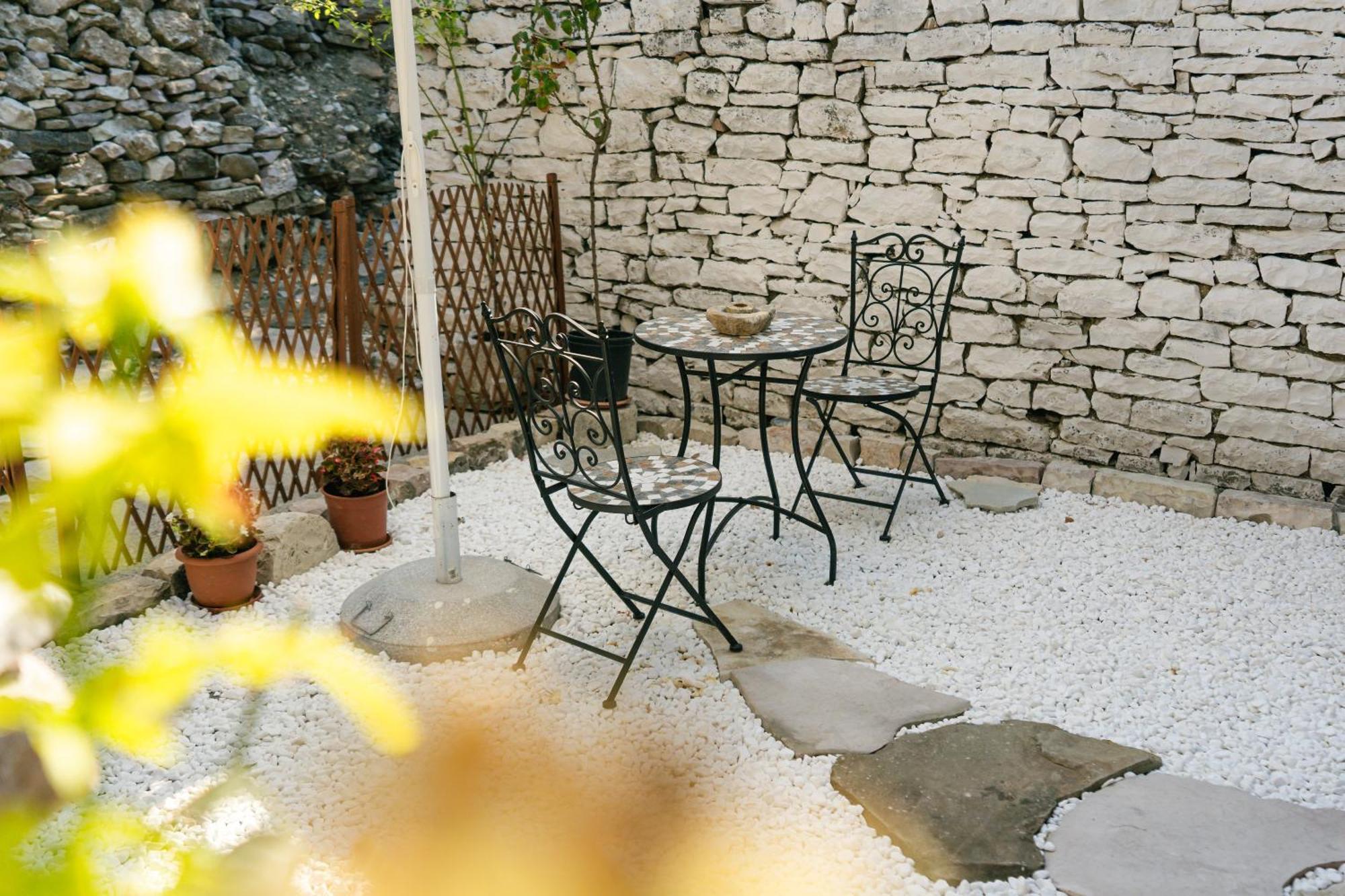 Petrichor Hotel Gjirokaster Bagian luar foto
